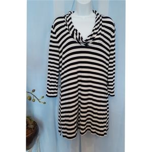 WHITE HOUSE BLACK MARKET STRIPED TUNIC TOP
